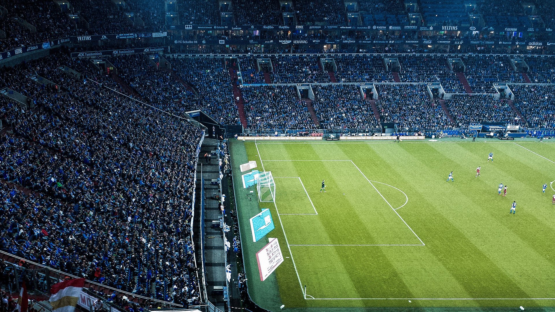 蒙彼利埃全队协同限制对方推进路线，蒙彼利埃俱乐部